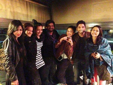 ‘ఇద్దరమ్మాయిలతో’ టీం వాలెంటైన్స్ డే పార్టీ (ఫోటోలు)