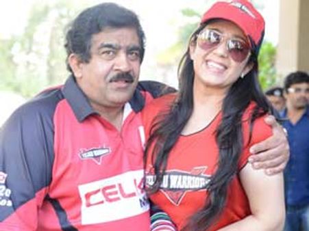 నాకు బ్యాటింగ్‌ అంటే ఇష్టం...: చార్మి