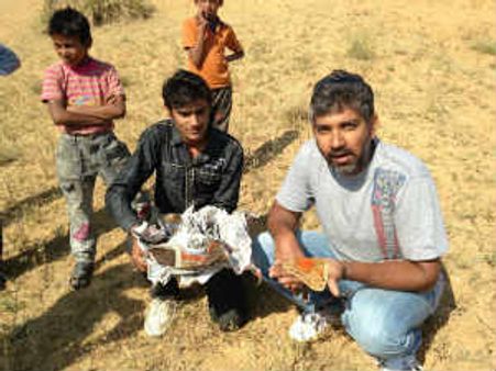 ఎడారిలో... పరాటాలు తింటూ రాజమౌళి వేట!