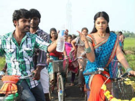 బిందుమాధవిని సిల్క్ స్మితలా ఉంటుందన్న దర్శకుడు