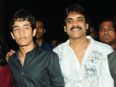 అక్కినేని అఖిల్‌ నన్ను కాపీ కొడుతున్నాడు