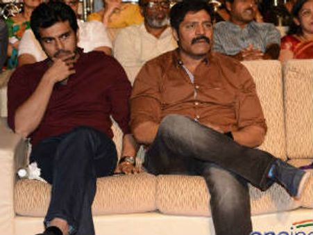 రామ్ చరణ్ చిత్రం సేవ్ చేయటానికి శ్రీహరి...