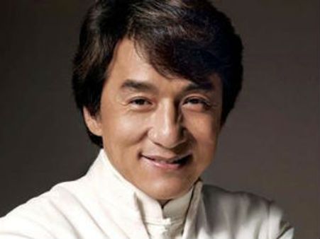 వివాదంలో యాక్షన్ స్టార్ జాకీచాన్‌..ఫోటో దుమారం