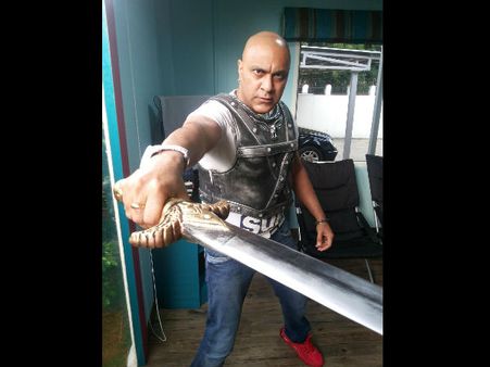 ‘రుద్రమదేవి' 3D తో నటుడుగా మారుతున్న గాయకుడు