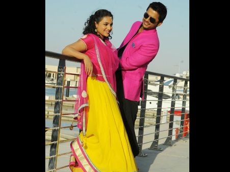 ఫోటోలు: ‘గుండెజారి గల్లంతయ్యిందే’ ఏప్రిల్ 19న