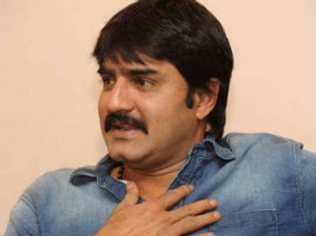 అభిషేక్ బచ్చన్ ట్వీట్ ఆధారంగా శ్రీకాంత్‌ కొత్త చిత్రం