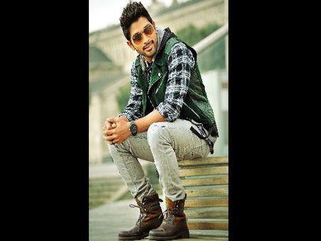 ‘ఇద్దరమ్మాయిలతో' ఆడియో రైట్స్ ఎవరికంటే...