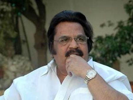 విజృంభించిన దాసరి నారాయణరావు, ఆరు సినిమా ప్రాజెక్టుల ప్రకటన!