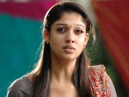 హాట్ హీరోయిన్ నయనతార...ఇపుడు గర్భవతిగా!