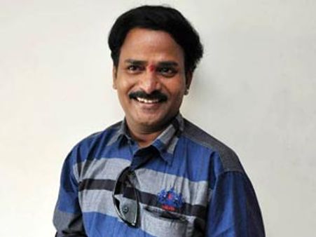 కుక్క తెచ్చిన తంట : వేణుమాధవ్‌పై ఇంటర్ విద్యార్థి కేసు