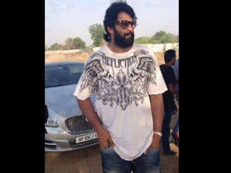 షాకిచ్చిన ప్రభాస్ లేటిస్ట్ లుక్ (ఫోటో)