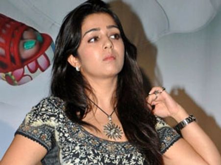 లవ్ ప్రపోజల్స్,పెళ్లి గురించి చార్మి