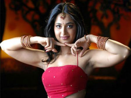 హై బడ్జెట్ చిత్రాలు మూడింటిలోనూ అనుష్క