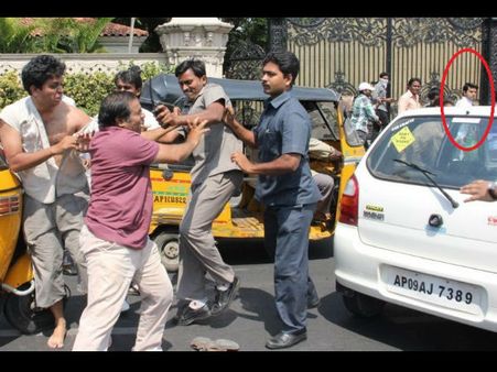 రామ్ చరణ్ బాడీగార్డ్స్ దాడి...ఫోటోలు