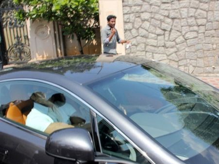 కొట్టలేదు, నా ఫోటో మార్పింగ్ చేసారు : మీడియాపై రామ్ చరణ్ ఫైర్