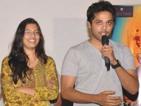 హాట్ టాపిక్ :హీరో ప్రేమలో సింగర్ గీతా మాధురి?