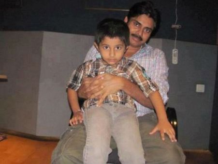 మహేష్ కొడుకు తో పవన్ కల్యాణ్ ఇలా..(ఫోటో)