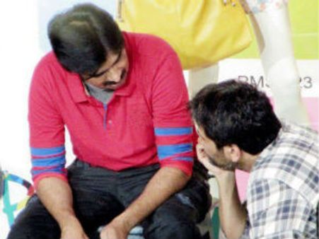 హ్యాపీ న్యూస్ :పవన్‌,త్రివిక్రమ్ చిత్రానికి టైటిల్ ఖరారు