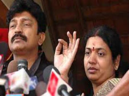 రామ్‌ చరణ్‌ సారీ చెప్పాలంటూ రాజశేఖర్‌ డిమాండ్