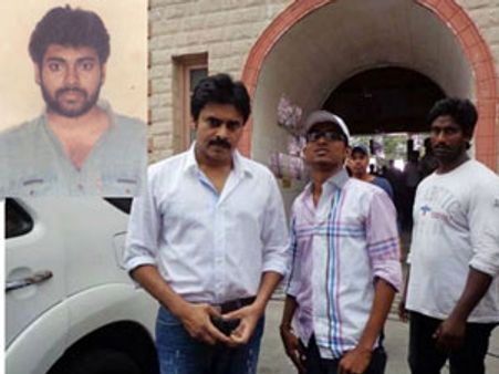 పవన్ స్లిమ్ లుక్ : 20ల్లో, ఇప్పుడు తేడా! (ఫోటో)