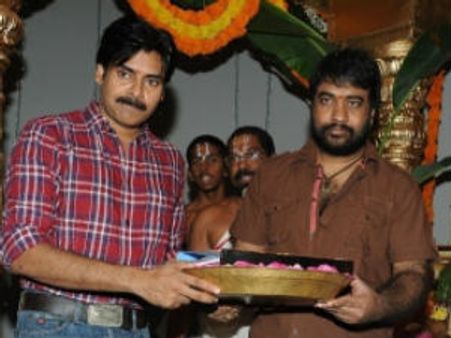 పవన్ కళ్యాణ్ కి హాట్సాఫ్ చెబుతున్నా: వైవియస్ చౌదరి