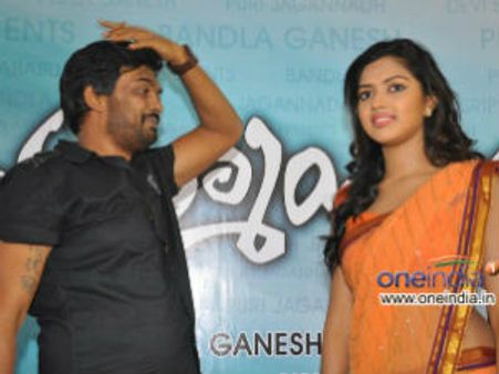 అమలా పాల్‌‌తో కలిసి పూరి @ నర్సీపట్నం షో...