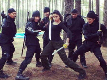 'ఇద్దరమ్మాయిలతో' లో అమలా పాల్ ఆ సీన్ తీసేసారా?