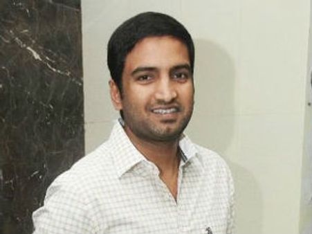 మహిళలకు క్షమాపణ చెప్పిన స్టార్ కమిడియన్