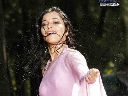 తమన్నా మరొకటి కమిటయ్యింది...ఫుల్ ఖుషీ