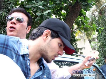 ఫోటోలు : అంతిమ యాత్రలో జియాఖాన్ బాయ్‌ఫ్రెండ్