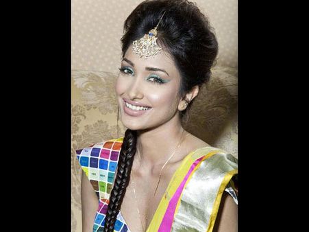 జియా ఖాన్ మరణంతో...బాలుడి ఆత్మహత్య