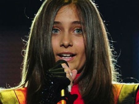 మైకేల్ జాక్సన్ కుమార్తె ఆత్మహత్యాయత్నం...