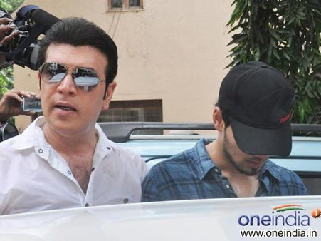 జియా డెత్ : నా కొడుకును విలన్‌ను చేస్తే ఎలా?