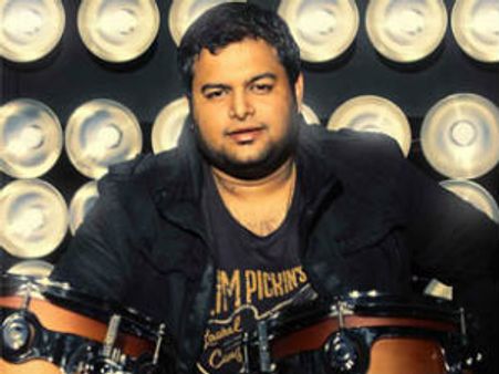 4 పాటలు, అదిరిపోయే ఫైట్స్, డైలాగ్స్ : తమన్