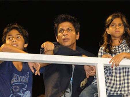 47 ఏళ్ల వయసులో మళ్లీ షారుక్ తండ్రి కాబోతున్నాడా?