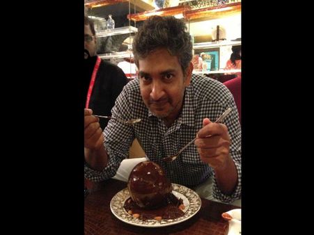 ట్విట్టర్లో...రాజమౌళికి స్టార్ హీరో ఫ్యాన్ ఝలక్!