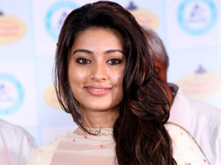 సినిమా ఛాన్సులు అడుక్కోను : స్నేహ