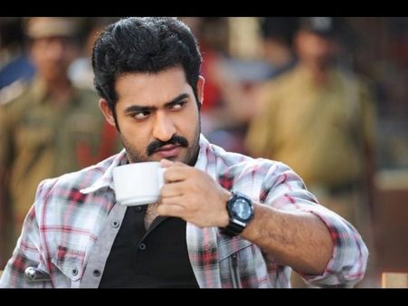ఎన్టీఆర్ స్టైల్ అదిరింది (న్యూలుక్ ఫోటోస్)