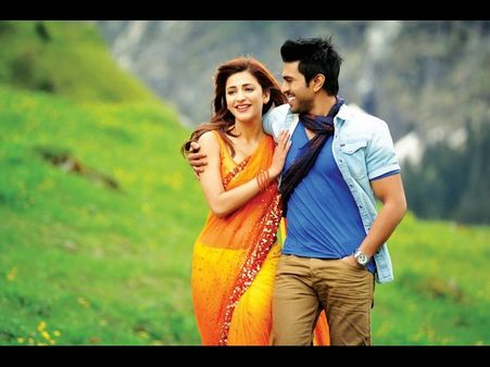 ఎవడు : రామ్ చరణ్ న్యూ లుక్ కేక (ఫోటోలు)