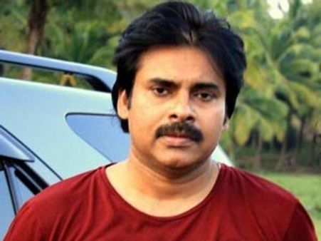 ప్లాపు హీరోలకు... పవన్ కళ్యాణే దిక్కయ్యాడా?