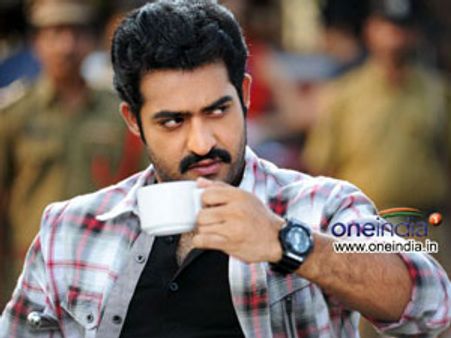 మళ్లీ గొడ్డలితో నరుకుడు ప్రారంభించిన జూ ఎన్టీఆర్