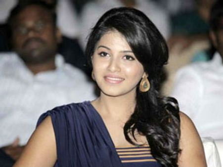 హీరోయిన్ అంజలికి ఫైనల్ వార్నింగ్, ఇక అరెస్టే?