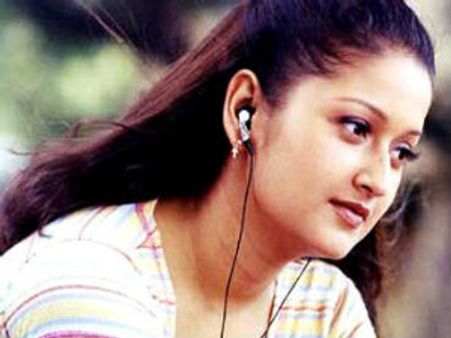 హీరోయిన్ లైలా రీ ఎంట్రీ ఖరారు