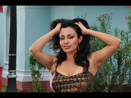 సెక్సీగా ఉన్నా ఆ...అదృష్టం లేని హీరోయిన్ (ఫోటోలు)