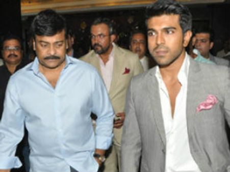 హీరోగా నా స్థానాన్ని భర్తీ చేశాడు : చిరంజీవి