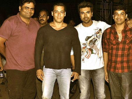 ‘ఎవడు’ సెట్లో సల్మాన్ ఖాన్ సందడి