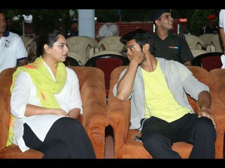 రామ్ చరణ్, సానియా మీర్జా కలిసి....(ఫోటో ఫీచర్)