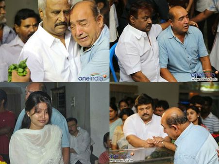 ఫోటోలు : మంజుల భౌతిక దేహానికి స్టార్స్ నివాళి