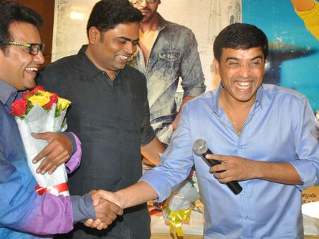 దిల్ రాజు మందు పార్టీ...వివాదాస్పదం?