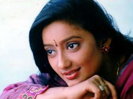 క్యాన్సర్‌తో పోరాడుతున్న నటి కనక